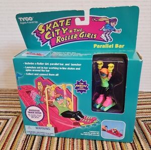 NWT Tyco Skate City N The Roller Girls Parallel Bar with Parallel Bar & Launcher